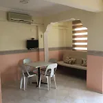 Yagmur Apart Hotel מלון דירות